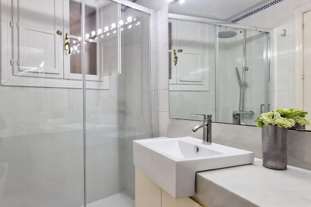 Precioso En Santa Cruz Lirio Bajo Apartment Sevilla Exterior foto