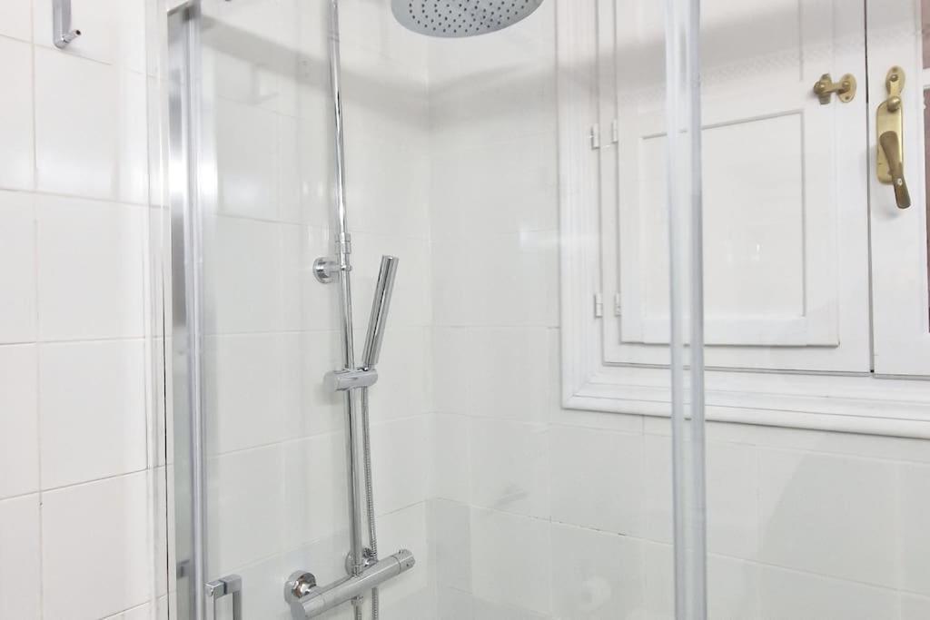 Precioso En Santa Cruz Lirio Bajo Apartment Sevilla Exterior foto